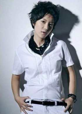 快女李宵云再掀中性魅力潮流